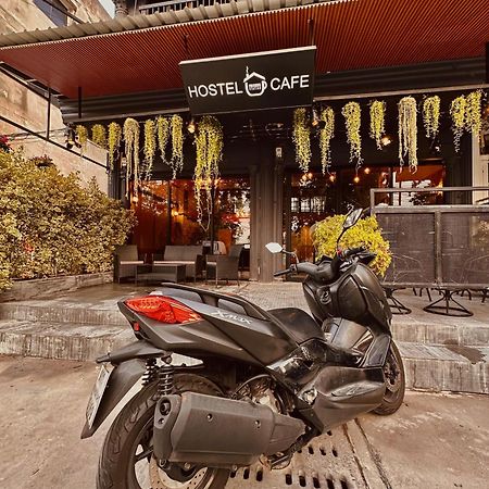 Hostel Friends Station & Cafe Pattaya Exterior photo